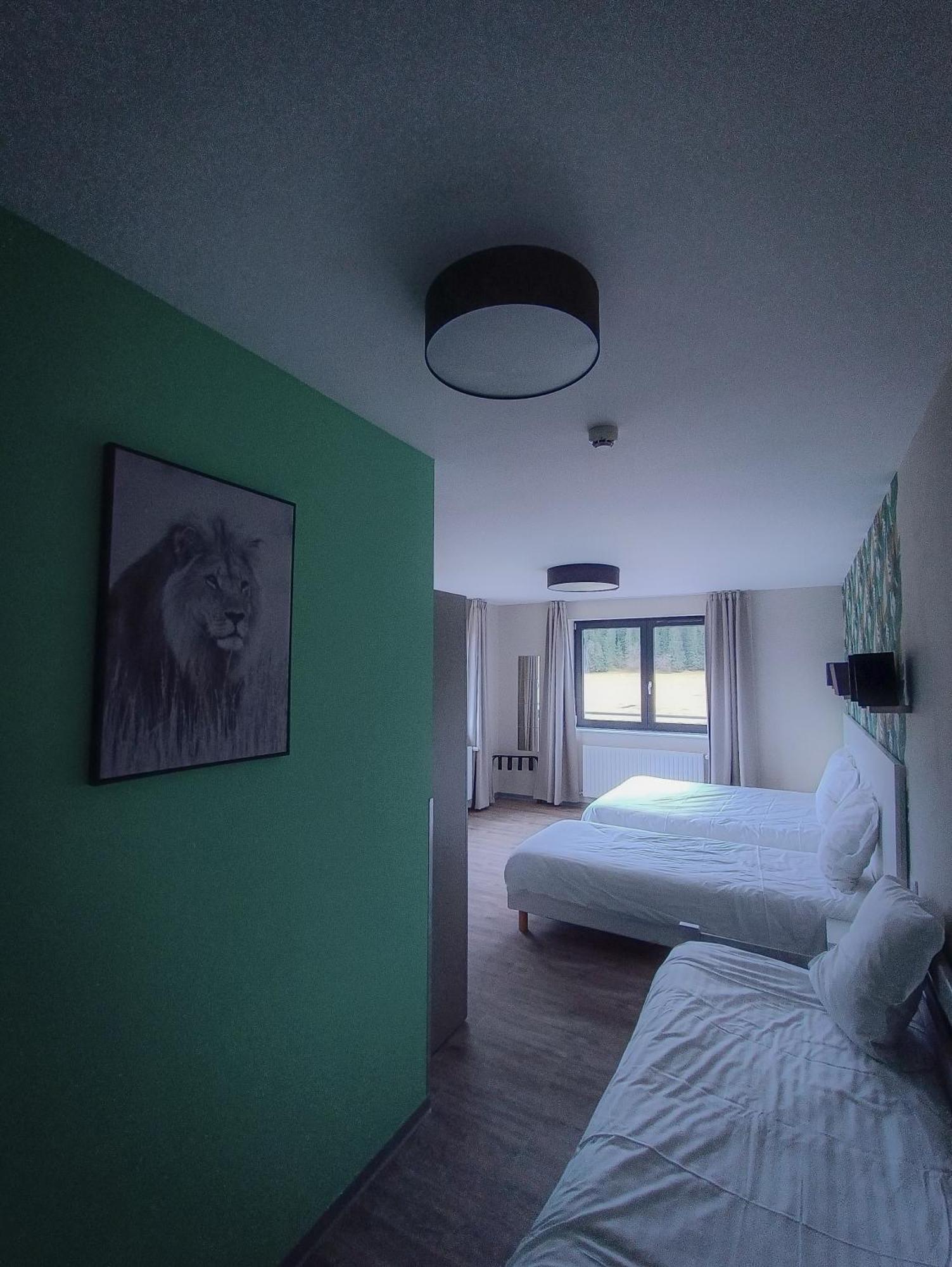 Auberge Du Chateau De Joux La Cluse-et-Mijoux ภายนอก รูปภาพ