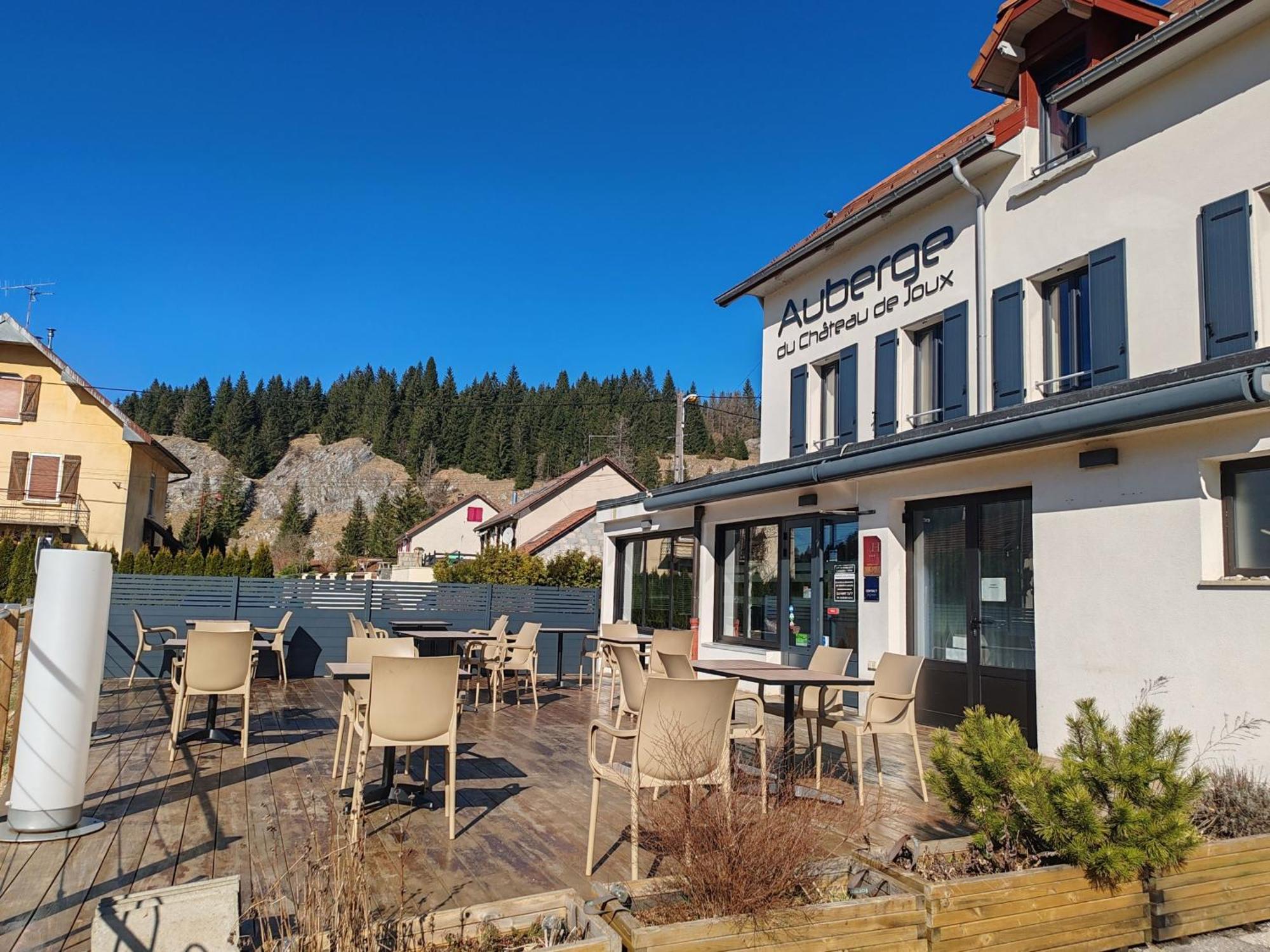 Auberge Du Chateau De Joux La Cluse-et-Mijoux ภายนอก รูปภาพ